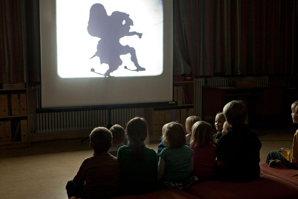 Gareth Moore <em>Children's Films</em> 2011 Installation view / photo Philipp Ottendörfer