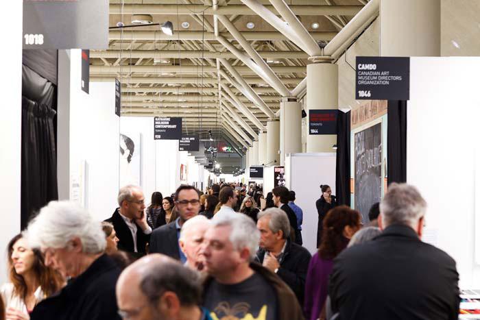 A busy Saturday at Art Toronto 2011 / photo courtesy of Art Toronto and Arash Moallemi