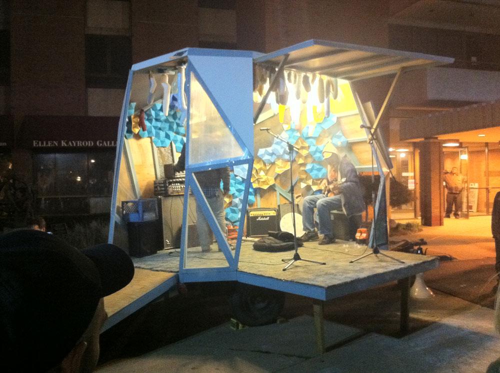 Graem Whyte’s rotating Dlectricity performance stage and mobile project <em>The Ice Cave</em> / photo David Balzer