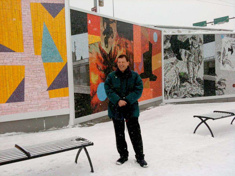 Ron Moppett with his new work mosaic mural <em>THESAMEWAYBETTER/READER</em> / photo Nancy Tousley