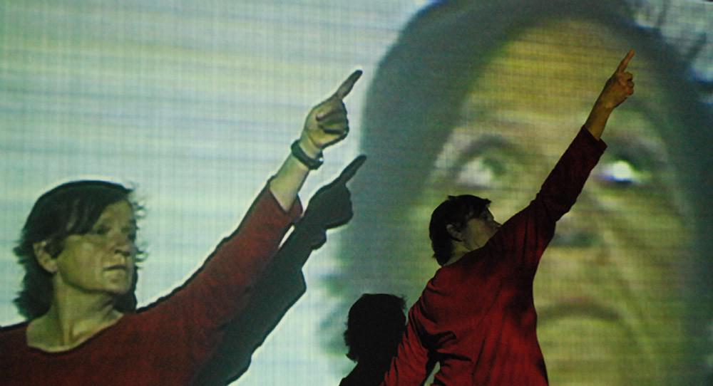 Margaret Dragu performing Verb Woman: dance of forgetting at the Live! International Performance Art Biennale in Vancouver in October 2009 / photo Emilio Rojas (Image 1/10)