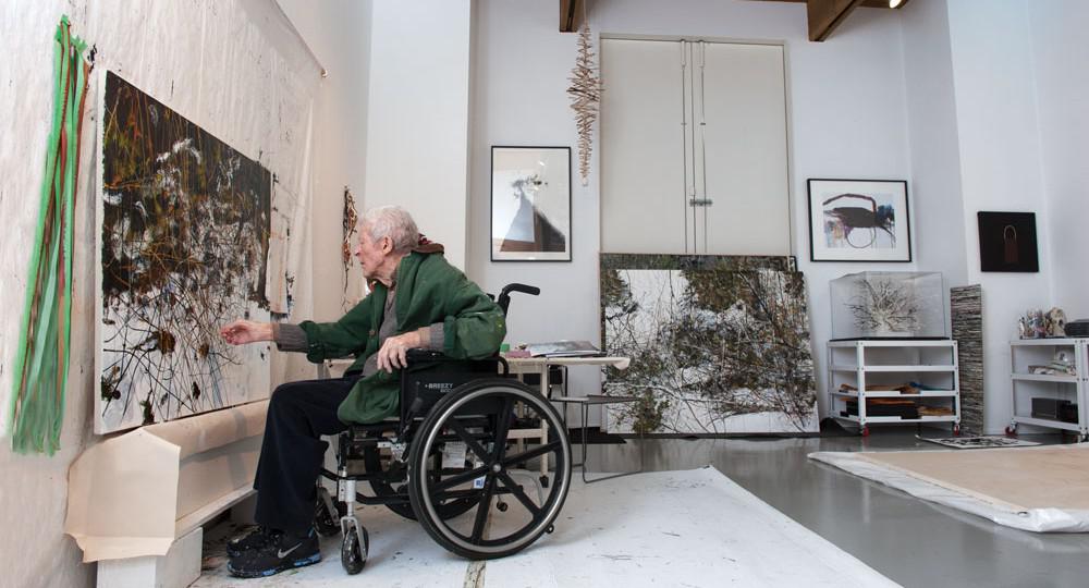 Gordon Smith in his West Vancouver studio, December 2012 / photo Dina Goldstein (Image 1/4)